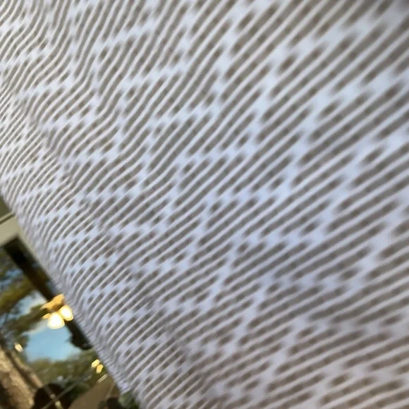 J. McLaughlin Kate Tan and White Geometric Top XL - Picture 4 of 4